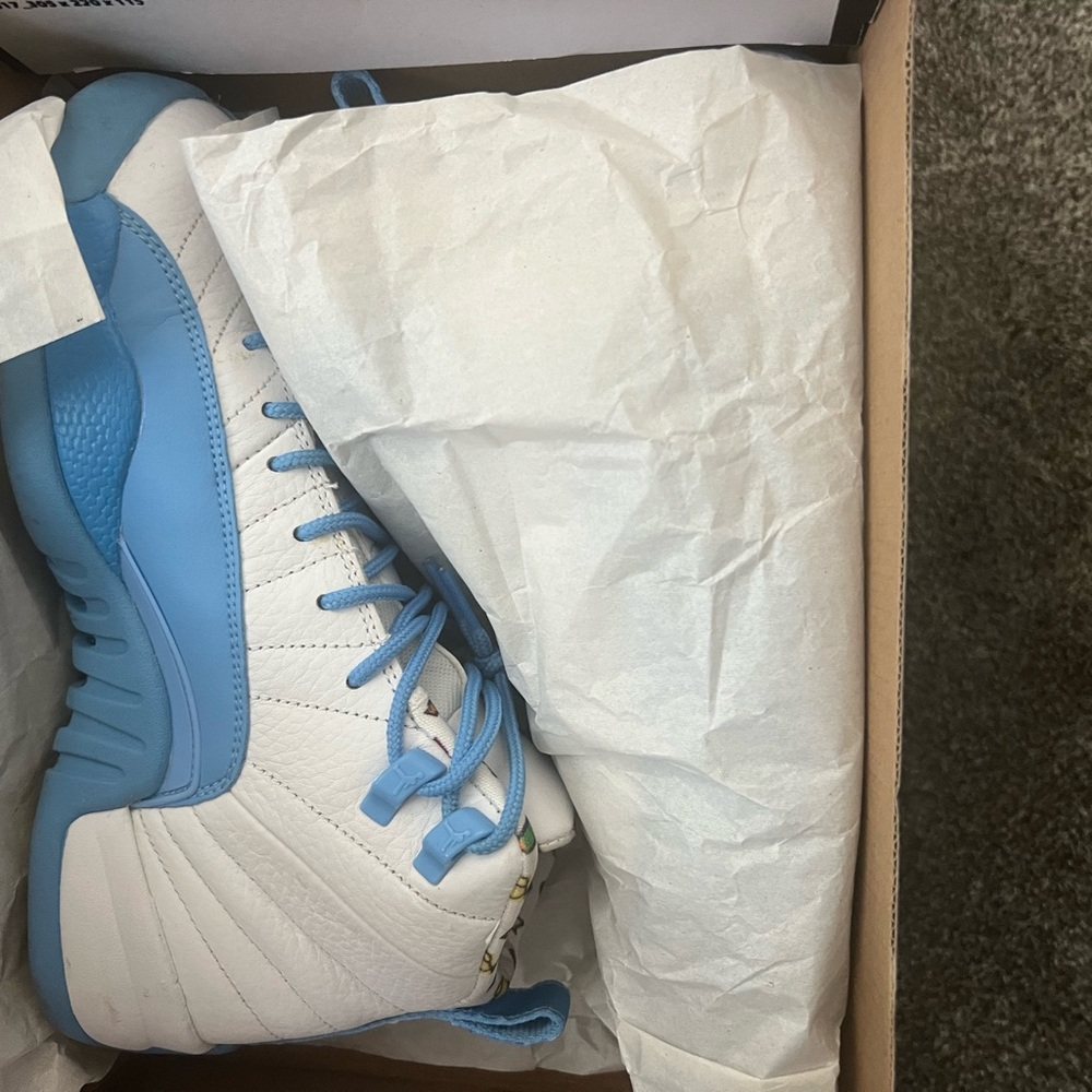 Jordan Air 12 Retro in White and University Blue